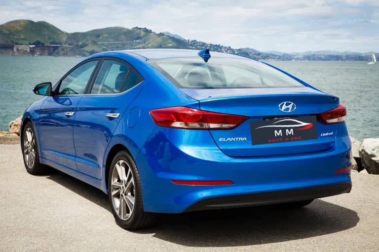 Blue Hyundai Elantra 2017 for rent in Baku